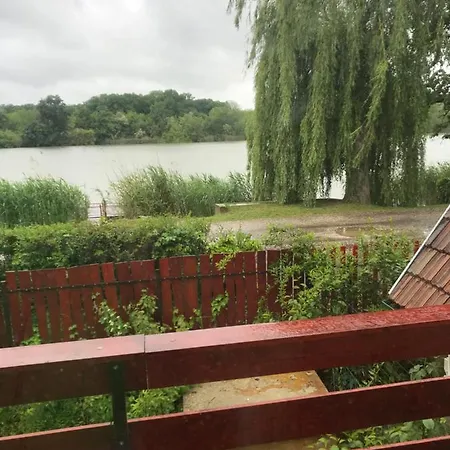 Dunabeach Doemsoed بيت للعطل *