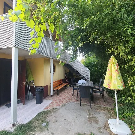 Dunabeach Doemsoed بيت للعطل *